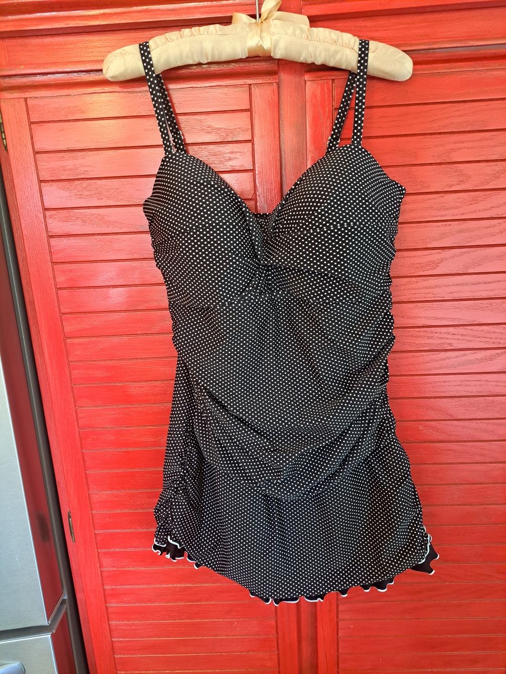 Lot Of 2 Sz 18 Full Coverage Swimsuits Black And White